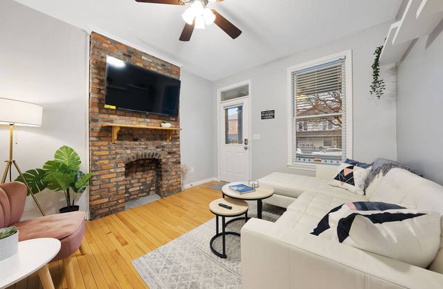 Trendy Short North Townhome w/free parking