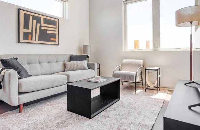 Trendy Sloan's Lake 1BR w/ Gym, W/D & Roof Deck, near Park, by Blueground