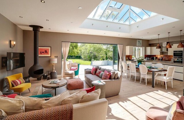 TREVANION, pet friendly, with open fire in Rock