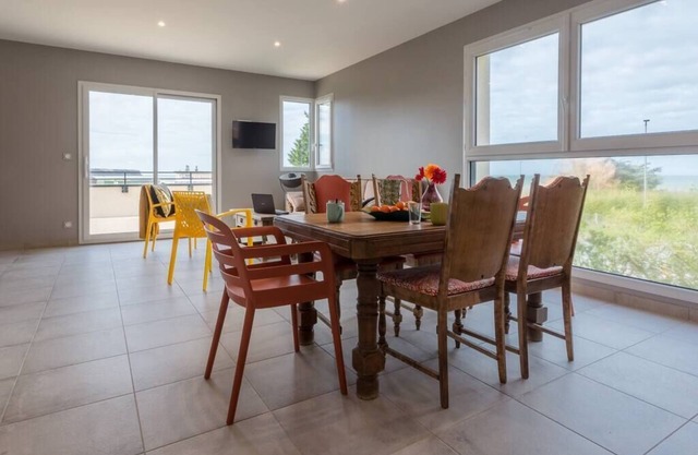 Tribord, apartment with terrace and sea view, parking