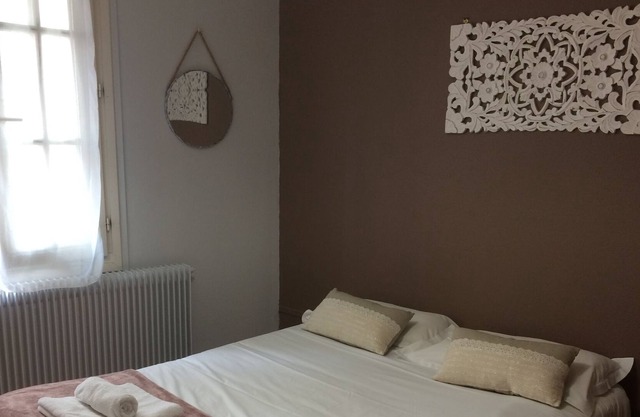 Triple room-Classic-Ensuite with Shower-City view-1er étage