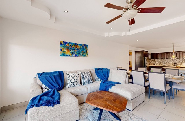Tropical apartment near the beach with on-site pool & private balcony