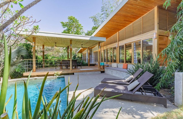 Tropical Modern Home w/pool near the beach & surf