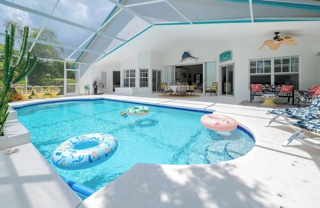 tropical oasis w/private pool - 4 bedrooms house on golf course