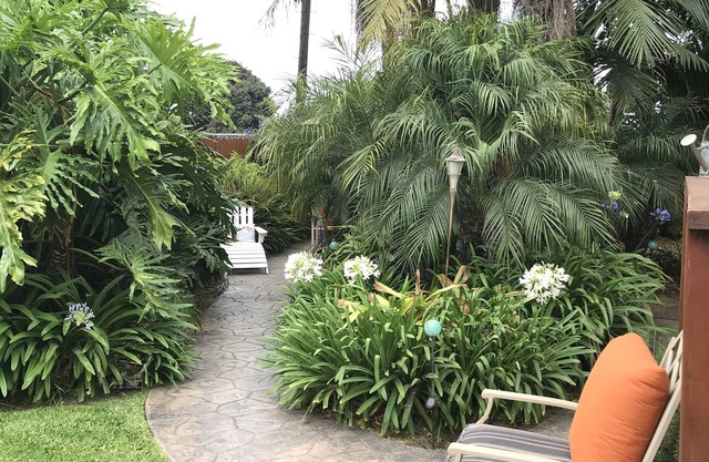 Tropical Paradise Beach Cottage - Sleeps 6, 3 beds