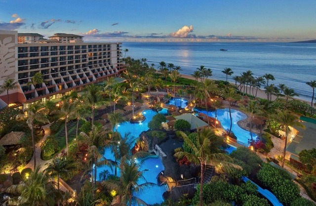 Tropical Paradise Awaits: Marriott's Maui Ocean Club for Family Fun