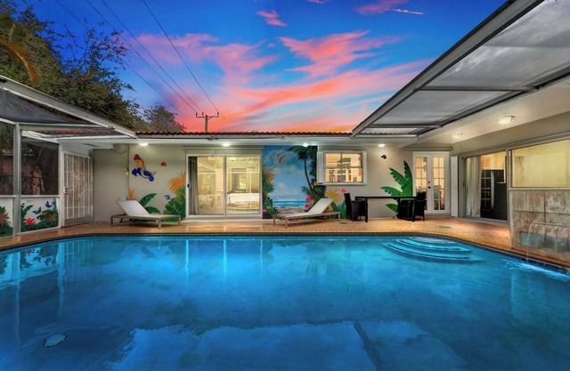 Tropical Privat Home Spacious 6 -bedrooms 4 Baths with private pool