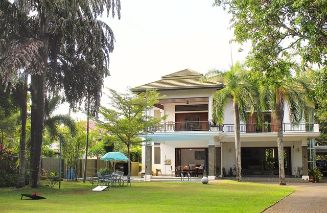 Tropical Terrace - A Charming 2-bedroom house in Negombo