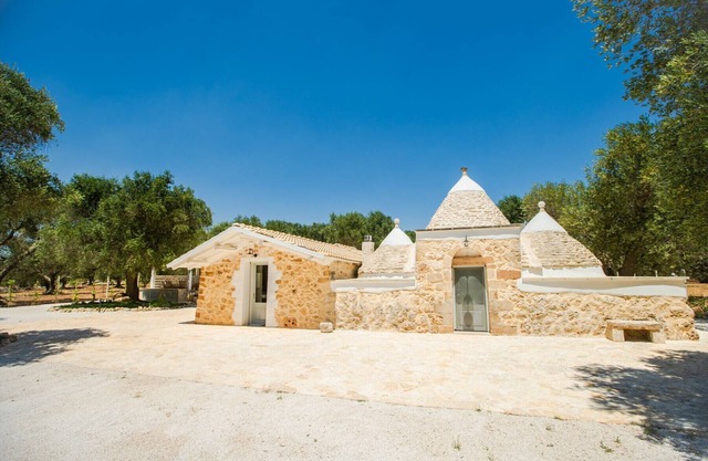 Trulli Margherita by Pugliadamare