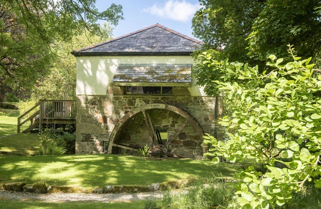 Tucked away in tranquil seclusion within the private Whitehay Estate, sits this charming country cot