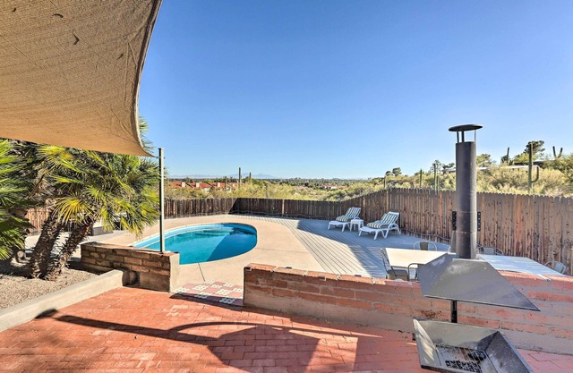 Tucson Oasis 'La Casa de las Palmas' w/Pool!