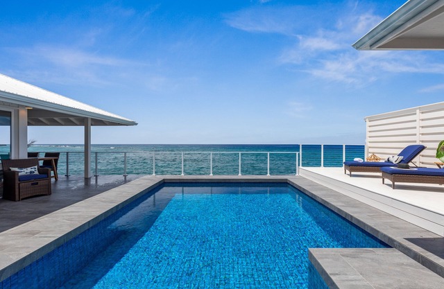 Turtle Rock - Ocean Front Cottage with pool