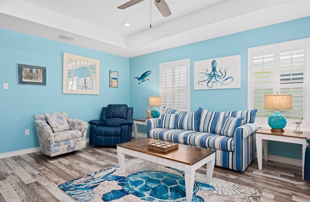 Turtle's Nest | Pet Friendly + Blocks to the Water