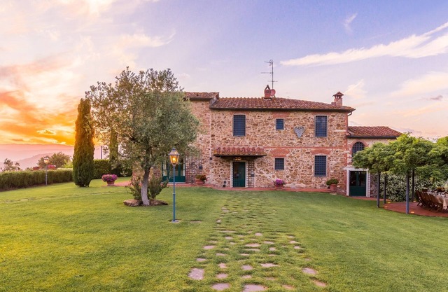 Tuscan villa rental, Villa rental with pool