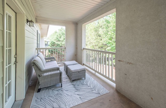 Tusks at Traditions: Close to UA | Sleeps 6