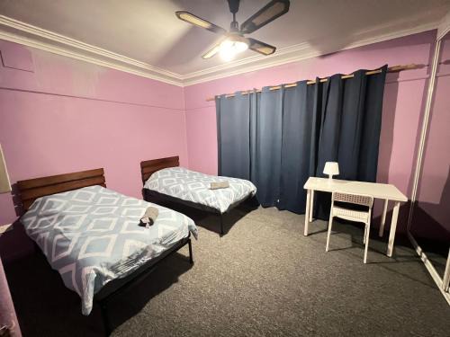 Twin Room close to Train Station - PH2