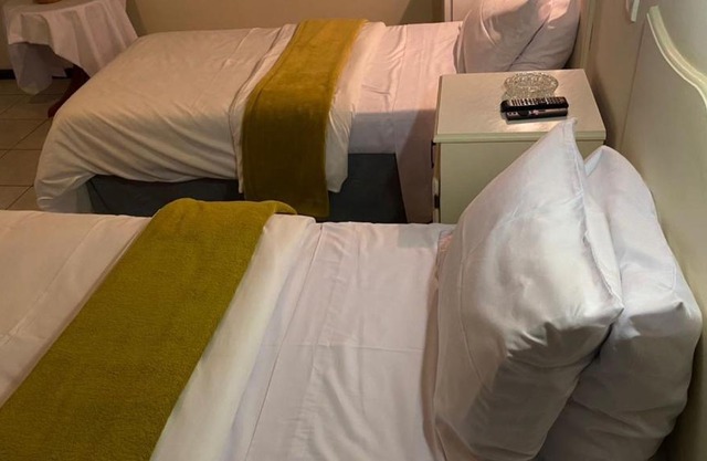 Twin Room in Hillside - 2087