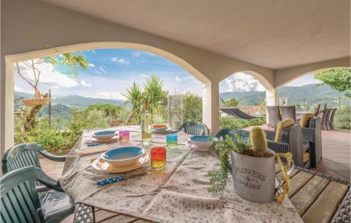 Two-Bedroom Apartment In Sorana Pescia Pt