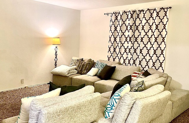 Two bedroom apartment in the heart of Metairie