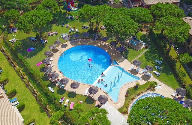Two Bedroom Apt | 300m from the beach | 2 pool areas | Free Wifi | Central