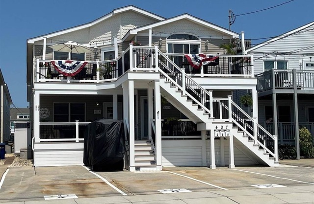 Two Bedroom Bayside Retreat sleeps 8 in Wildwood!