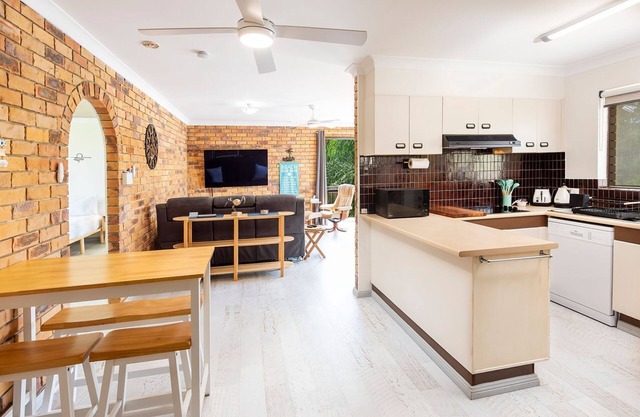 Two Bedroom Torquay Esplanade Escape