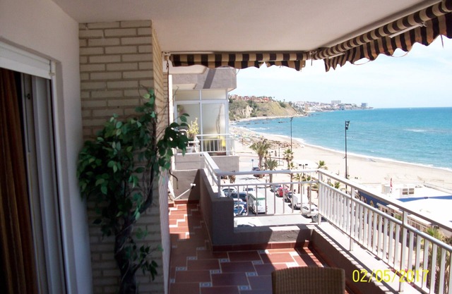 Two bedroom, two bathroom, with balcony and private parking at the ocean drive