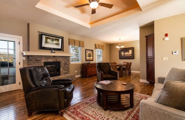 Two Bedroom Villa in the Heart of Branson!