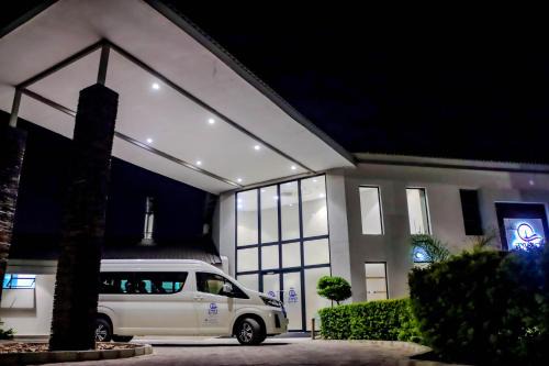 Two Rivers Hotel