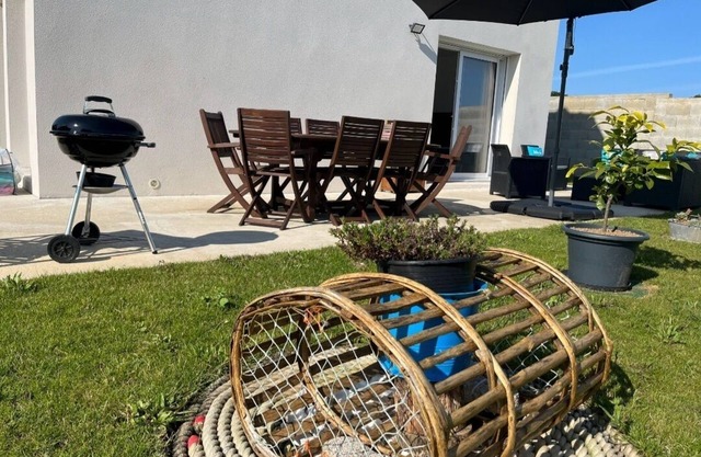 Ty laouen New house for 8 persons quiet enclosed garden terrace