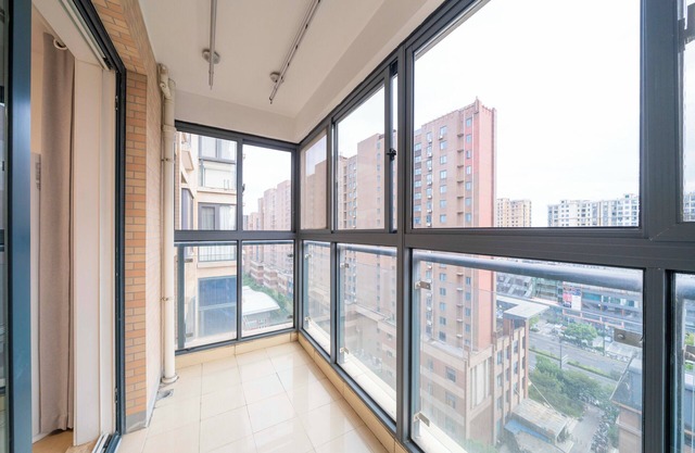 Tyms Changning Spacious 3BR 2BA APT