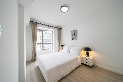 Tyms Spacious 3BR 2BA APT Laishi Di