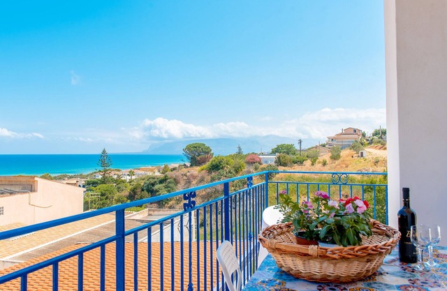 TYPICAL APARTMENT 200 METERS FROM THE SEA WIFI CAR RENTAL