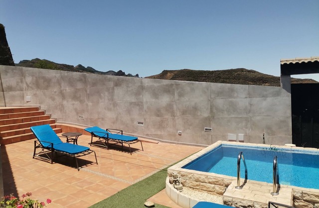Typical Canarian house with pool and wifi in the mountains of Telde.