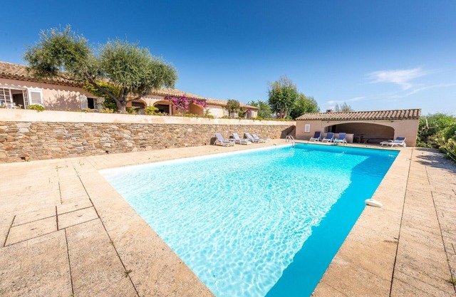 Typical Provencal farmhouse with magnificent sea view