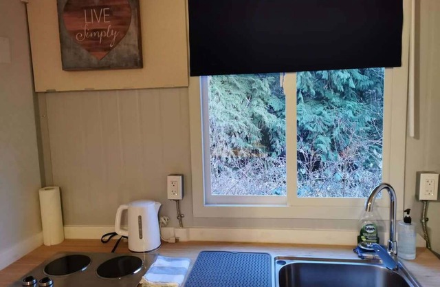 U12 Seaside Serenity: Seal Bay Glamping Retreat（2）