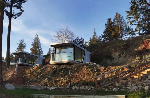 U3 Seaside Serenity: Seal Bay Glamping Retreat