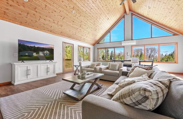 Ultimate Family Cabin - Winery Season Is Here!