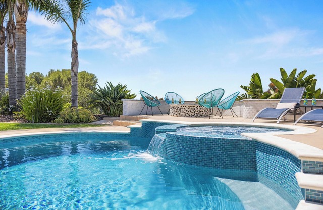 Ultimate SoCal Retreat: Poolside Fun & Views!