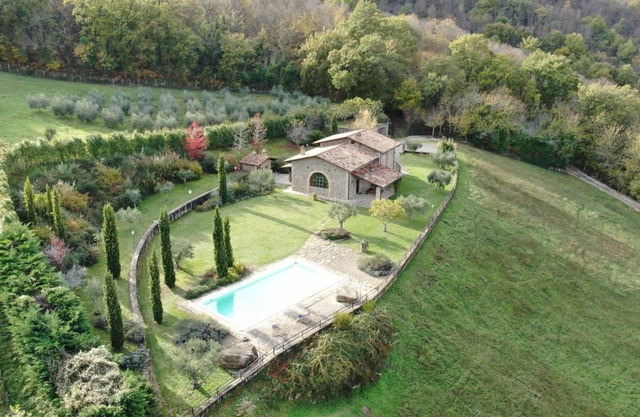 Umbrian Charm With Poolside Relaxation