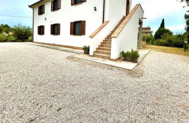 Umbrian Hills Flat - Free Parking & Garden