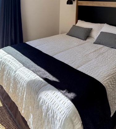 uMhlanga Home with FREE WiFi, Pool, Gym at Urban Park