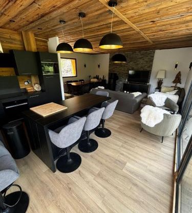 Un Écrin de Sérénité Face aux Montagne chalet nathalya