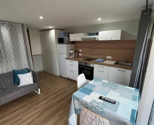 Un air de détente Charmant studio indépendant avec courette