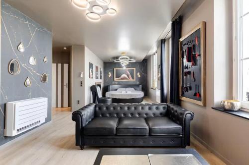 Un des sens, vue port, Sauna et Spa