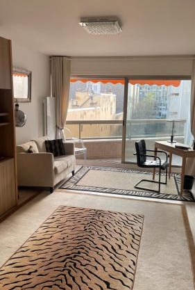 Un studio de luxe Les Champs Elysées