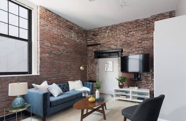 Unbeatable Location | 4bed Loft | Parking Optional