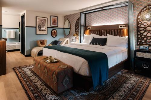 UNCOMMONER HOTEL by Reverie Boutique Collection