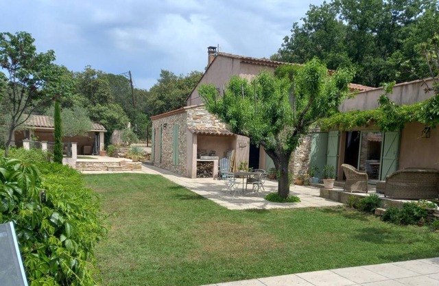 Under the olive trees - Cabasse