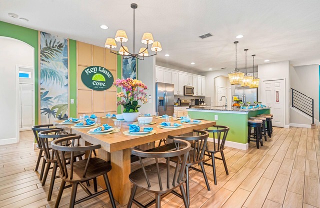 Under the Sea Bedroom, Tropical Game Room, Theater, Pool Table + Card Table: Key Lime Cove